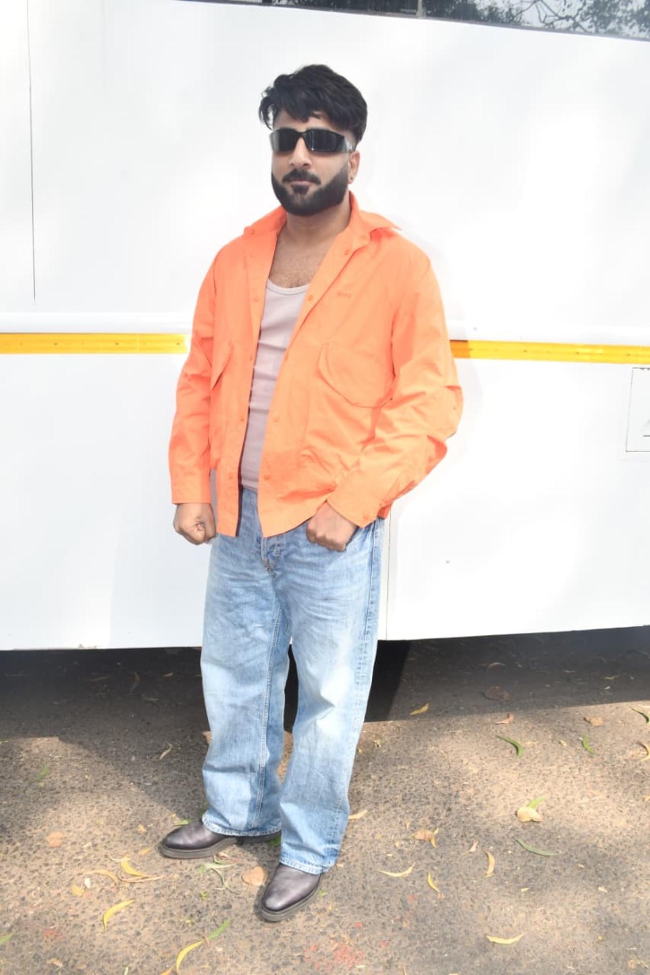 Bigg Boss 19 finale is happening this Sunday, and contestants are gearing up for performance. Shehbaz Badesha was seen in a casual look.